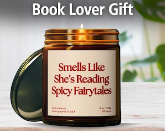 Zapachy jakby czytała pikantne bajki, prezenty dla moli książkowych, gadżety książkowe, prezenty dla miłośników książek fantasy i romansów, prezenty dla niej z pikantnymi książkami