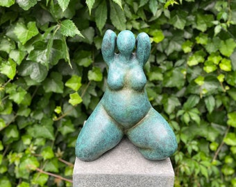 Bronze Fat Lady - La Belle Donna - Garden Art - Sculpture - Interior - Office - Garden Sculpture -Garden Decoration - 36x17x32cm - 4.4KG