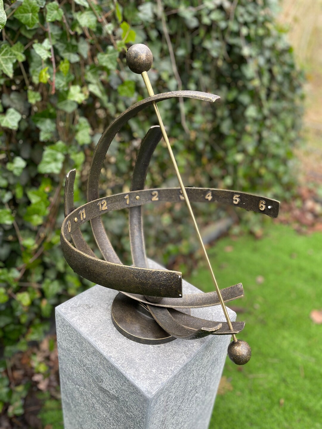 Bronze Sundial 3 Arches Garden Statues Bronze Statue 37x37x47cm 4.8kg
