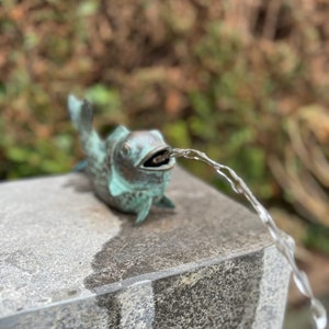 Bronze Fish Fountain Garden statue Garden decoration Pond 18x6x11cm 0.6Kg image 2