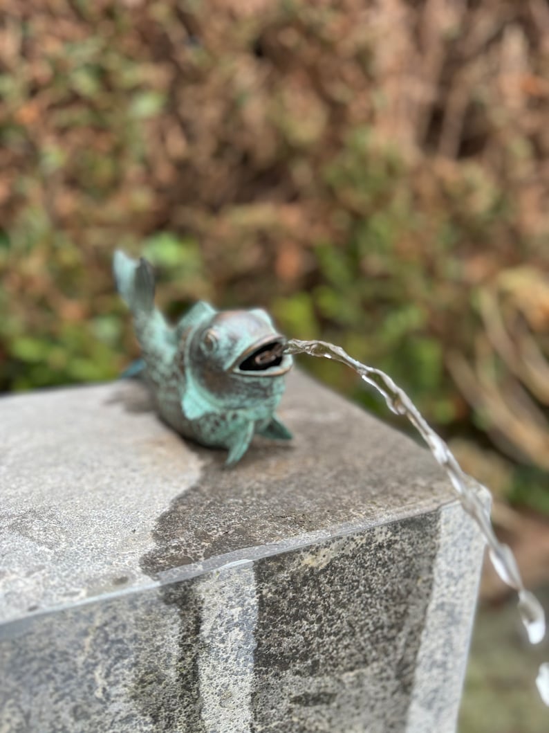 Bronze Fish Fountain Garden statue Garden decoration Pond 18x6x11cm 0.6Kg image 2