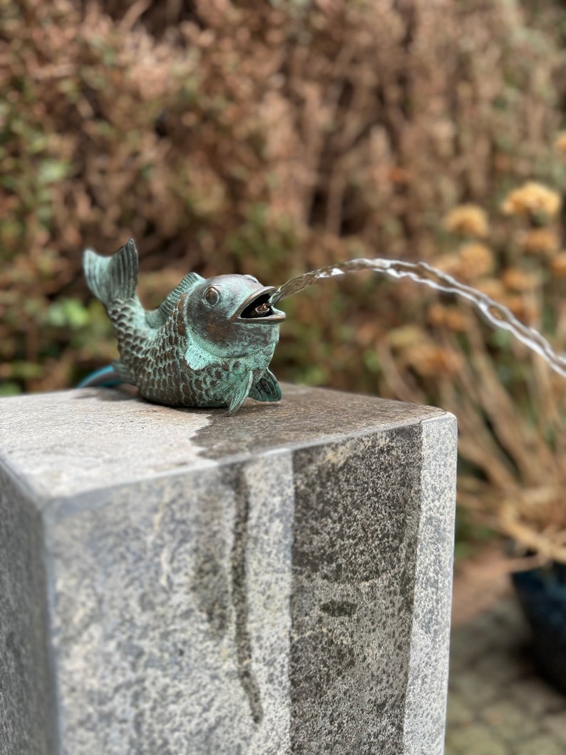 Bronze Fish Fountain Garden statue Garden decoration Pond 18x6x11cm 0.6Kg image 1