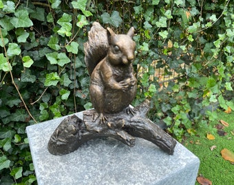 Bronze Squirrel - Garden sculpture - Garden decoration - Office - Garden sculpture - 22x13x24cm