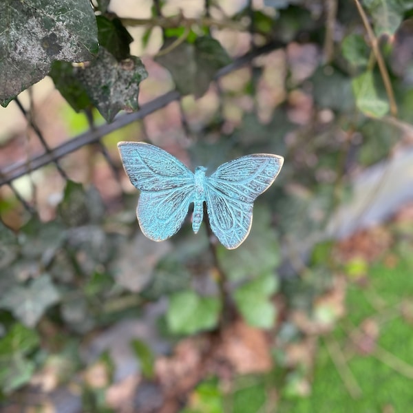 Papillon en bronze sur bâton - Sculpture - Jardin - Maison & Living - Décoration de jardin - Sculpture de jardin - Statue de jardin 60x10x10cm -0,4 KG