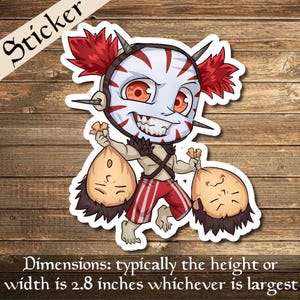 Puede incluir: Una pegatina de un personaje de dibujos animados con pelo rojo, una máscara blanca y roja y un atuendo a rayas rojas y blancas. El personaje sostiene dos bolsas marrones. La pegatina mide aproximadamente 2,8 pulgadas de ancho.