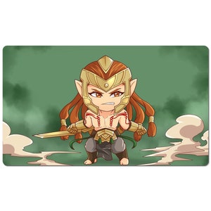 Puede incluir: Una ilustración de dibujos animados de un guerrero con cabello rojo, usando un casco y armadura dorados, sosteniendo una espada. El guerrero tiene una expresión feroz en su rostro y está de pie en una pose de lucha. El fondo es un paisaje verde y blanco.