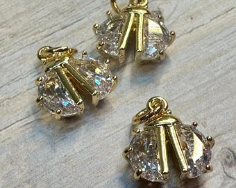 13 mm, 18k guldfylld nyckelpigaberlock med klara kubiska zirkoniavingar