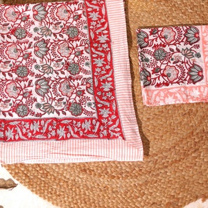 Sarong indiano fatto a mano rosso con mini sciarpa bandana, motivo floreale stampato, pareo in puro cotone per donna, copricostume, regalo per lei