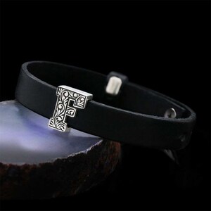 F pulsera inicial de cuero, pulsera de letra F, pulsera de carta F de monograma F, pulsera de carta hecha a mano de diseño especial, regalo de San Valentín,