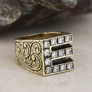 925 Anillo de letras de plata esterlina, Anillo de letras E, Anillo inicial de la A a la Z, Anillo de tipo alfabeto de plata, Anillo de letras de plata Alfabeto en negrita Anillo celta