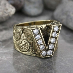 Anillo de letras V de plata, Anillo del alfabeto V, Anillo inicial de la A a la Z, Anillo de tipo del alfabeto de la plata, Anillo de la letra de plata Alfabeto en negrita Anillo celta