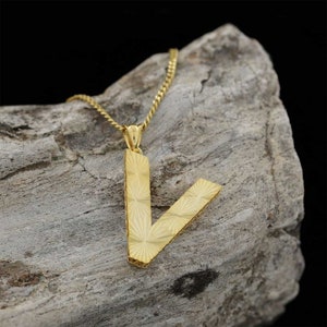 Colgante de letra de plata de diseño personalizado, collar tipo alfabeto de plata, colgante de letra V de plata esterlina, collar de letras de plata alfabeto en negrita,