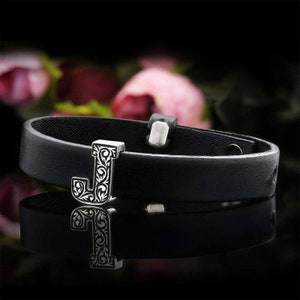 Pulsera de letra J de monograma, pulsera de letra J, pulsera de cuero inicial J, pulsera de carta hecha a mano de diseño especial, regalo de San Valentín,