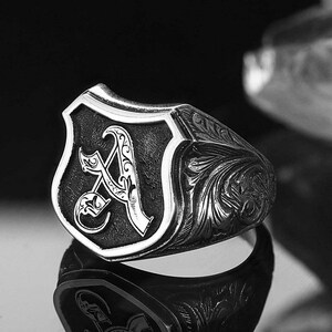 Anillo de letras de plata esterlina 925, anillo de sello personalizado, anillo inicial de la A a la Z, anillo del alfabeto del monograma de plata, anillo de letras de diseño celta de plata