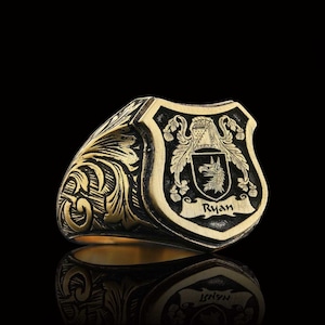 Custom Signet Ring: Personalized Family Crest Coat of Arms Ring for Men image 4