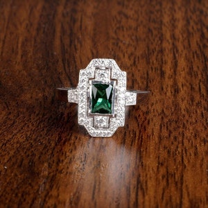 Antique Art Deco Green Emerald Ring, Art Deco Vintage Engagement Ring, Iconic Retro Vintage Ring,Art Deco Inspire Wedding Ring,Handmade Ring