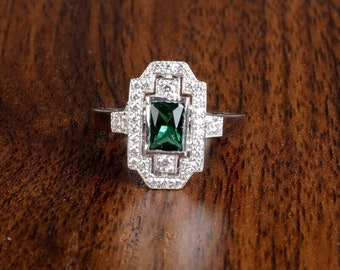 Antique Art Deco Green Emerald Ring, Art Deco Vintage Engagement Ring, Iconic Retro Vintage Ring,Art Deco Inspire Wedding Ring,Handmade Ring