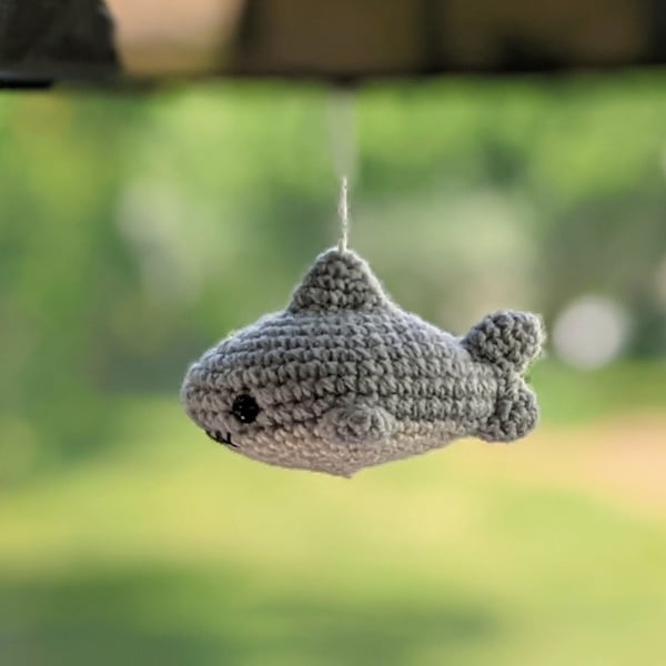 Requin - amigurumi animal en crochet - porte-clés - suspensions