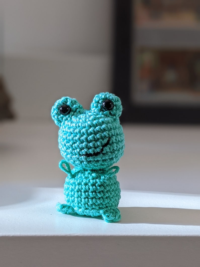 Grenouille, amigurumi animal en crochet, porte-clés, suspensions image 3