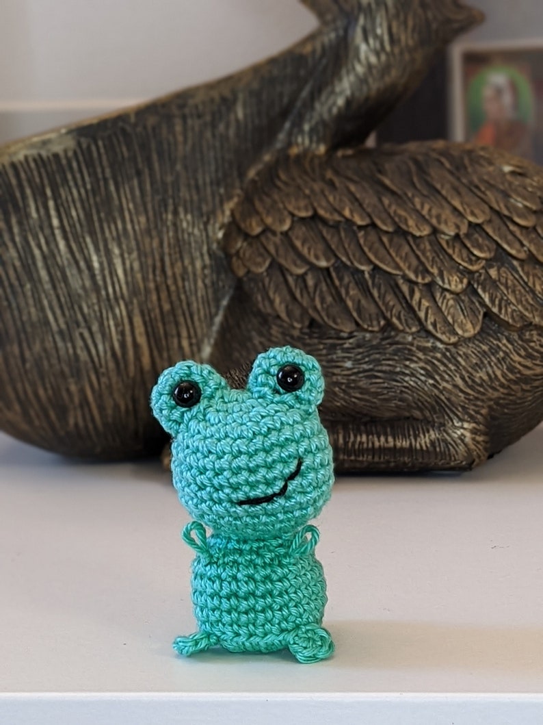 Grenouille, amigurumi animal en crochet, porte-clés, suspensions image 2