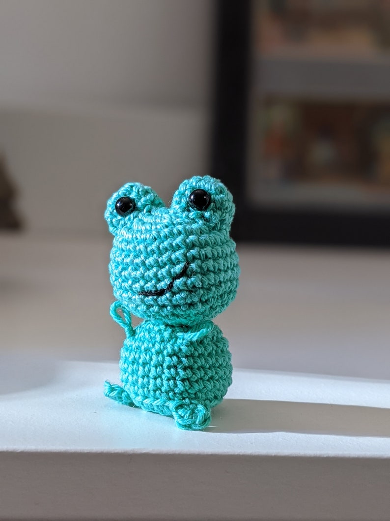 Grenouille, amigurumi animal en crochet, porte-clés, suspensions image 4