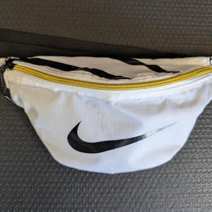 Upcycled fanny pack / banana bag - size S