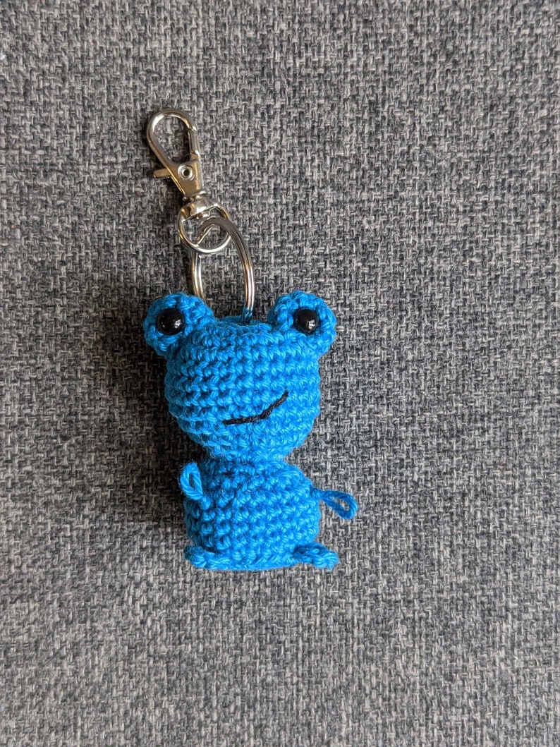 Grenouille, amigurumi animal en crochet, porte-clés, suspensions image 1