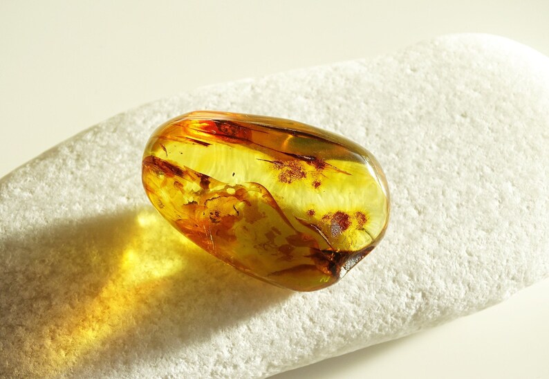 Yellow Baltic Amber Stone Fossils Minerals Home Decoration Geniune Amber Raw,Polished Rocks Natural Gemstone Unique Gift Healing Stone