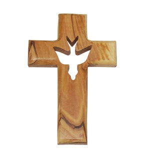 Cruz de Pomba de Parede em Madeira de Oliveira, Cruz do Espírito Santo