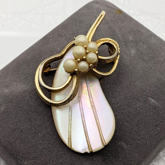 Belle Broche Nacre Incrustée - Style Neuve Ancienne - Dimensions 60x45 Mm - Neuf Sans Emballage