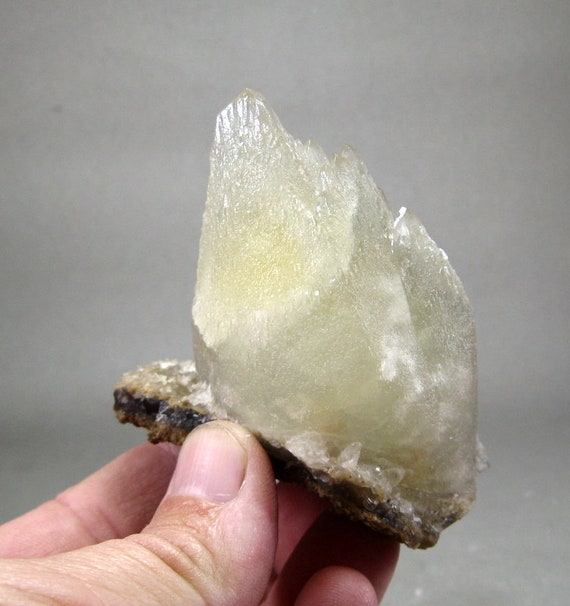 39 Grams Very Beautiful Combination of Yellow Dog Tooth Calcite on Terminated Fluorite Crystal From Baluchistan Pakistan