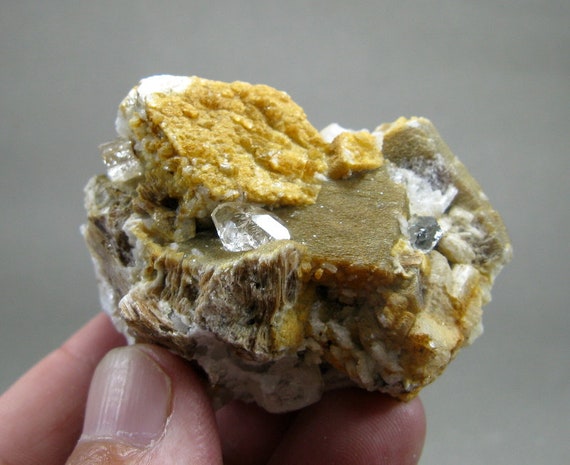 99 Grams Very Beautiful Combination of Topaz With Muscovite 99 Grams Very Beautiful Combination of Topaz With Muscovite