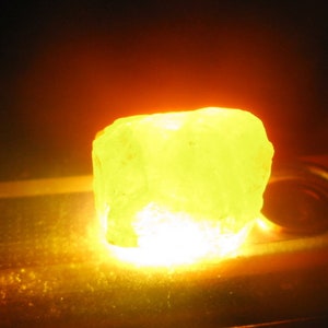 20 karaat zeer mooi zeldzaam bastnasietkristal uit het Zagi-gebergte FATA KPK Pakistan