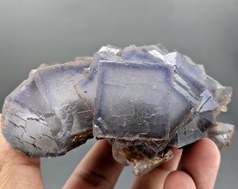 Zeer mooie fantoomfluorietcluster van 470 gram uit Baluchistan, Pakistan