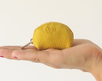 Little leather pouch, leather pouch for earplugs, coins leather pouch, handmade zipper pouch, small pouch, zippered pouch