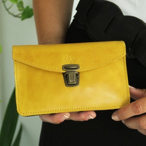Woman leather wallet, slim leather wallet, woman wallet, woman billfold, leather card holder, minimalist wallet, woman leather billfold
