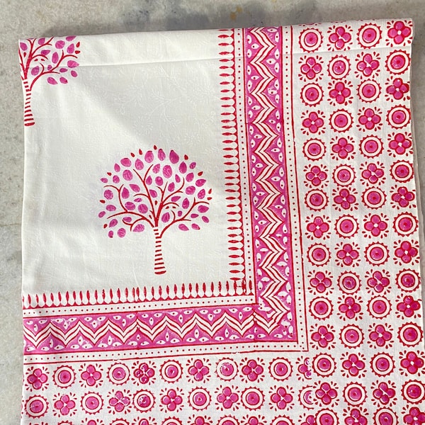 Cotton Flat Sheet Floral Print Bedspread Blanket, Queen Size Bedsheet, Wall Hanging Bedsheet, Bedding Light Weight Floral Bedsheet Blanket