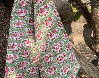 Trapunta Kantha floreale rosa Green House, coperta vintage in cotone Kantha, copriletto con stampa a blocchi, coperta Kantha, copriletto copriletto Kantha