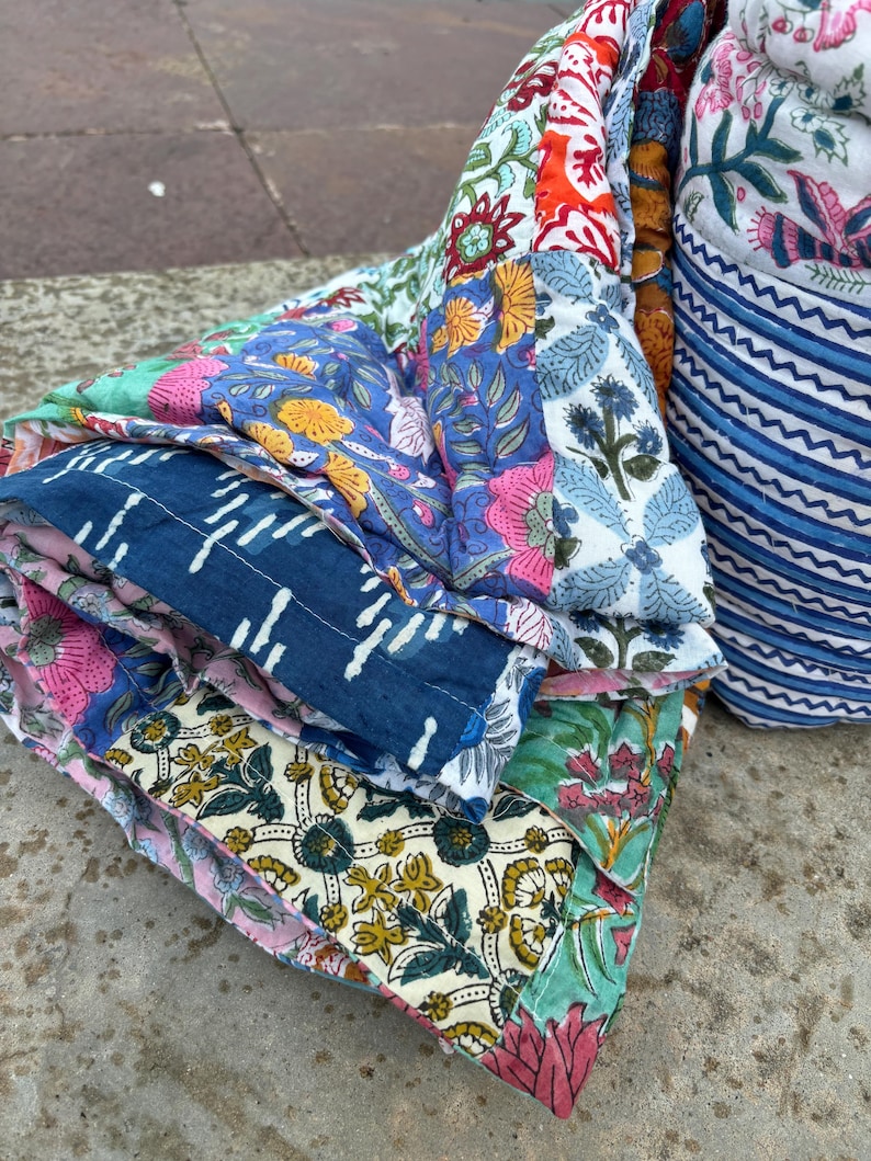 Couette Razai en patchwork fait main : couvre-lit réversible à imprimé floral image 2