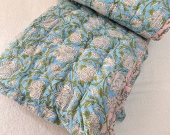 Razai trapuntato in cotone reversibile, Astri blu Razai fatti a mano Jaipuri con trapunta Razai con stampa a blocchi di fiori, coperta copriletto etnica