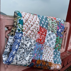 Couette Razai en patchwork fait main : couvre-lit réversible à imprimé floral image 3