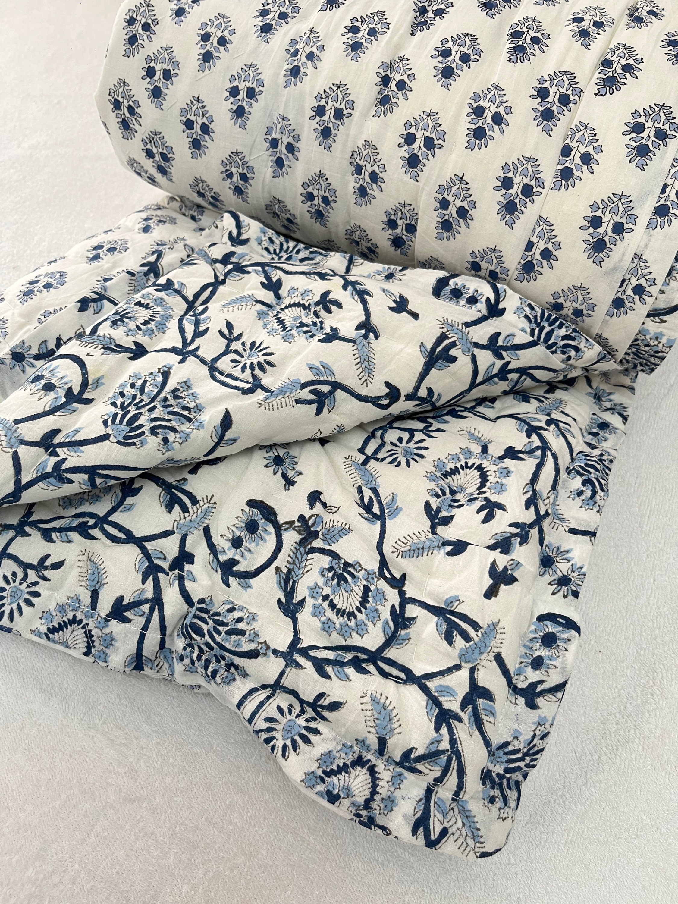 Blue Short Butty White House Quilted Razai, Organic Cotton Quilted Blanket, King Size Bedspread Razai Winter Warm Docter Cotton Inside Quilt