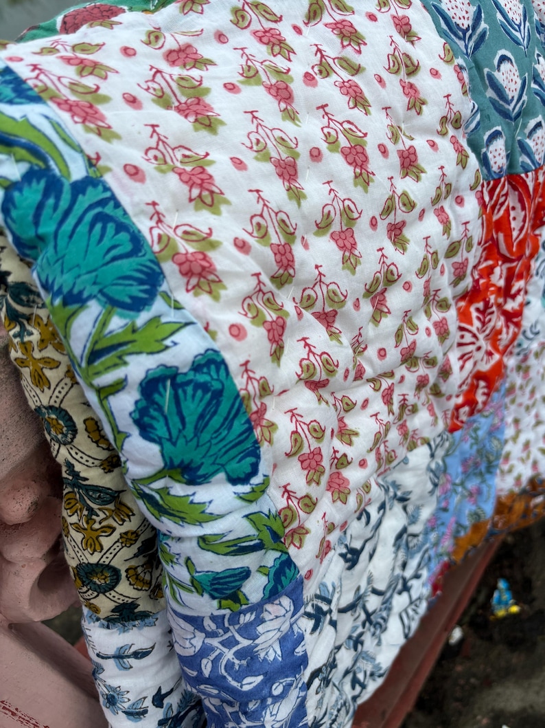 Couette Razai en patchwork fait main : couvre-lit réversible à imprimé floral image 5