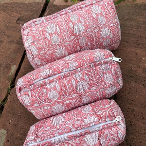 Gesteppte Kulturtasche, Kulturtasche mit Blumen-Block-Print, Baumwollreisetasche, Schminktasche, wasserdichte Kosmetiktasche Vanity Case, 3-teiliges Set