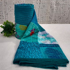 Edredón kantha sari de seda vintage: colcha bohemia de patchwork hecha a mano