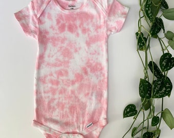Baby Tie Dye Onesie - Short Sleeve Cotton Bodysuit - 0-9 months | Multiple Colors Available