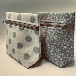 Gray Collection, gray POLKA DOT pouch, gray FLOWERED pouch, make-up bag, gift idea, organize toys, travel organizer, organize suitcase