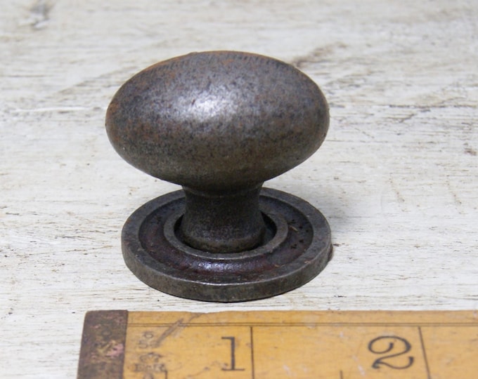 VICTORIAN OVAL \ 38mm Cast Iron Cabinet Knob with Back Plate \ Rustic Industrial Drawer Handle \ Pack of 1 or 10