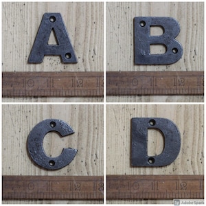 LETRAS Y NÚMEROS \ PEQUEÑO \ Hierro fundido Metal rústico Estilo industrial Alfabeto pesado Placa Signo \ Número de casa Nombre Letras