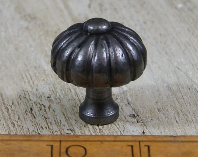 PUMPKIN \ 32mm Cast Iron Cabinet Knob \ Rustic Industrial Drawer Handle \ Pack of 1 or 10